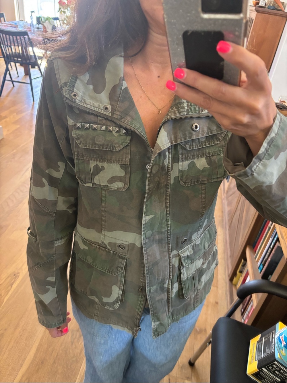 Camouflage snap up jacket